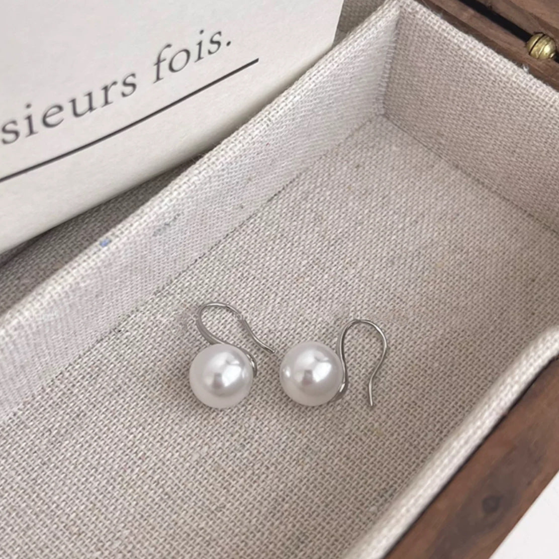 SilverPearl Ear Clip (Earrings)