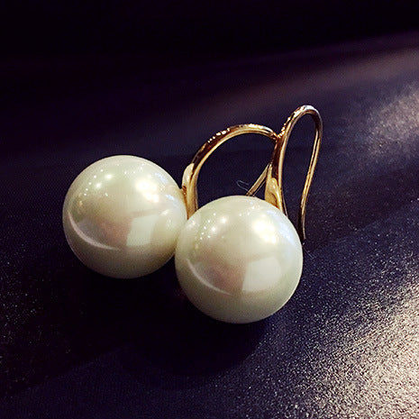 ClassicPearl Earrings